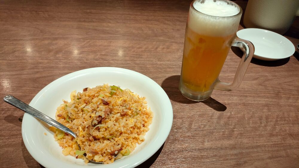 にんにく炒飯とビール