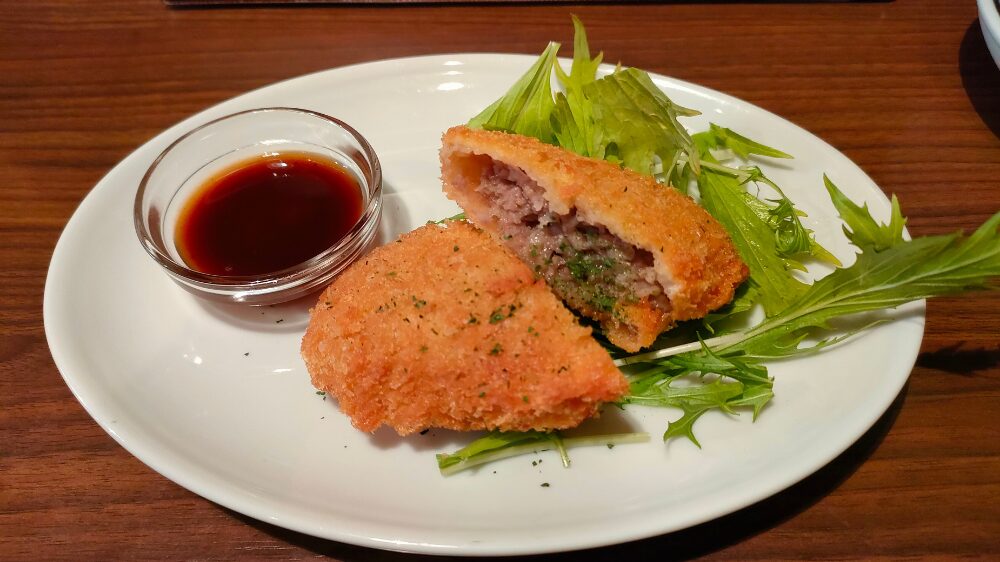 お肉屋さんのメンチカツ