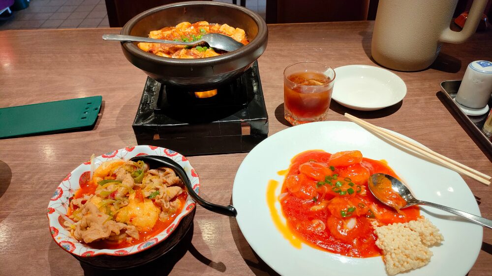 エビチリと四川麻婆豆腐と麻辣ホルモン