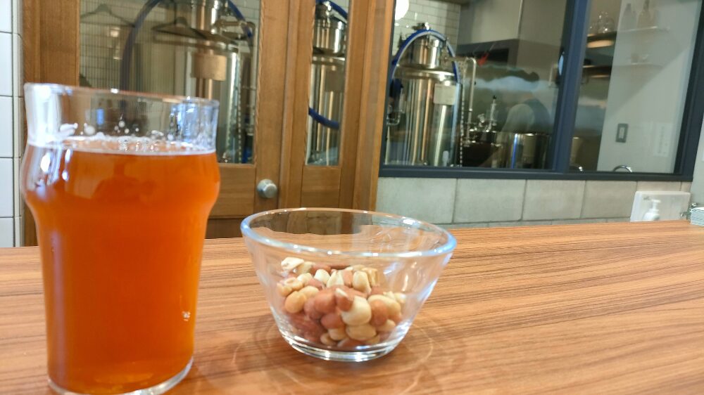 ビールとミックスナッツ