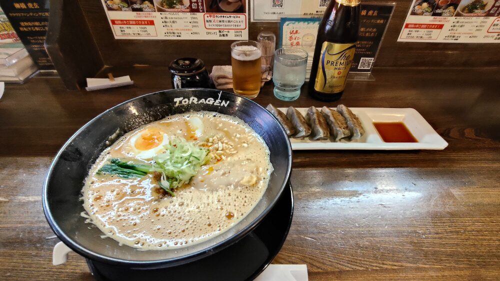 スペシャル担々麺と男前餃子
