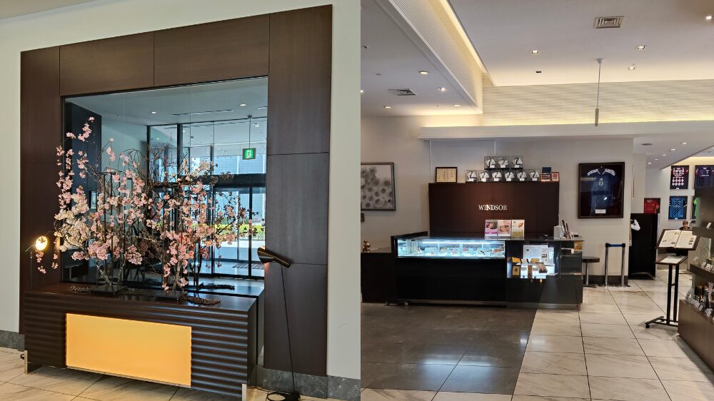 ロビーに飾られた桜とウインザーの入口