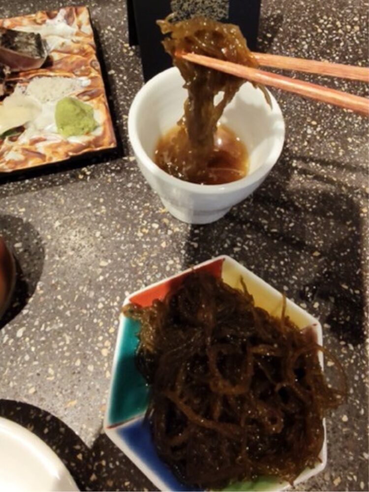 お通しのもずく