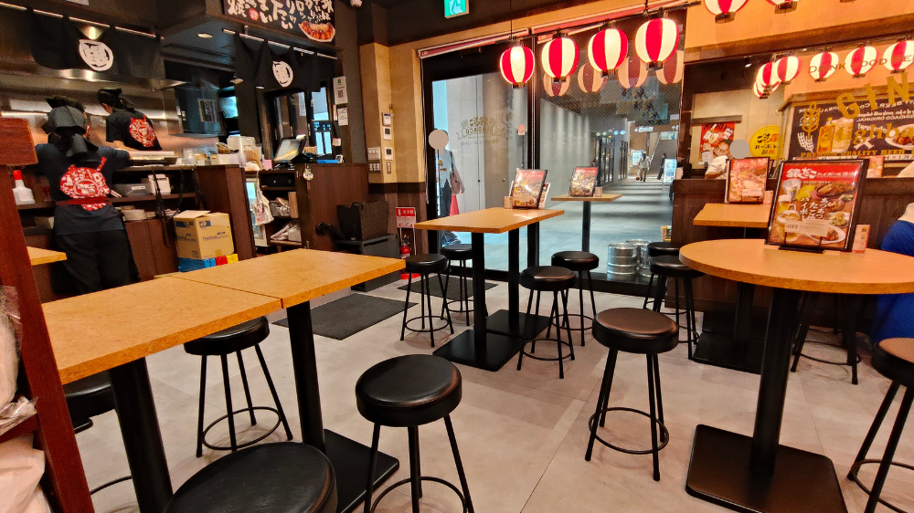 銀だこハイボール酒場の店内