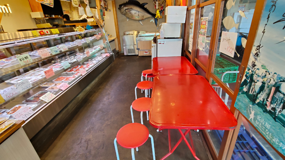 サシミヤ上々の店内