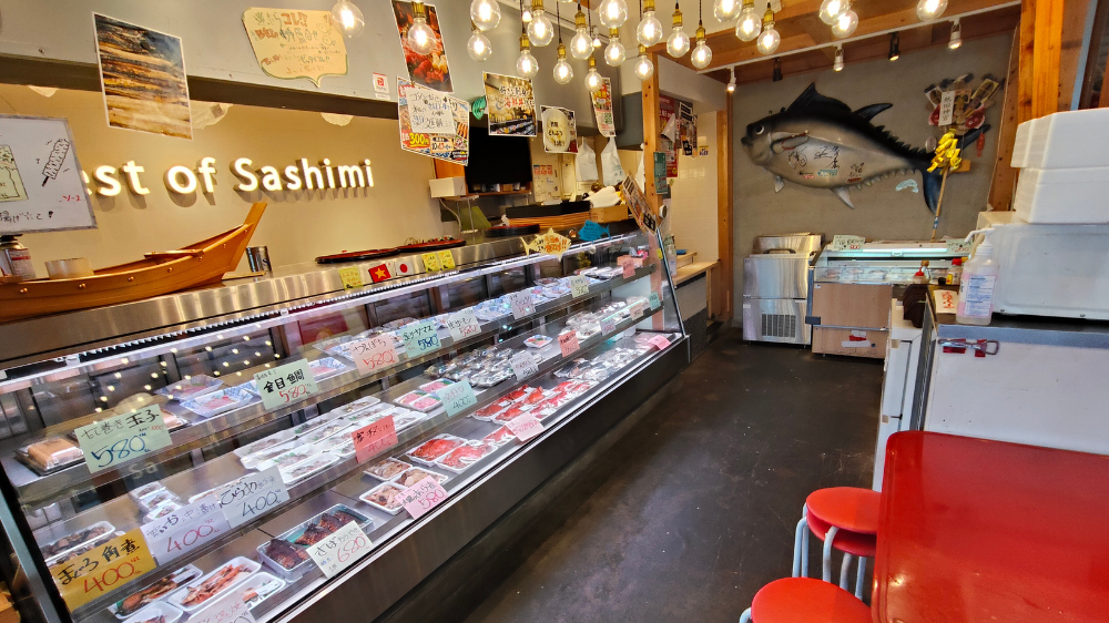 サシミヤ上々の店内